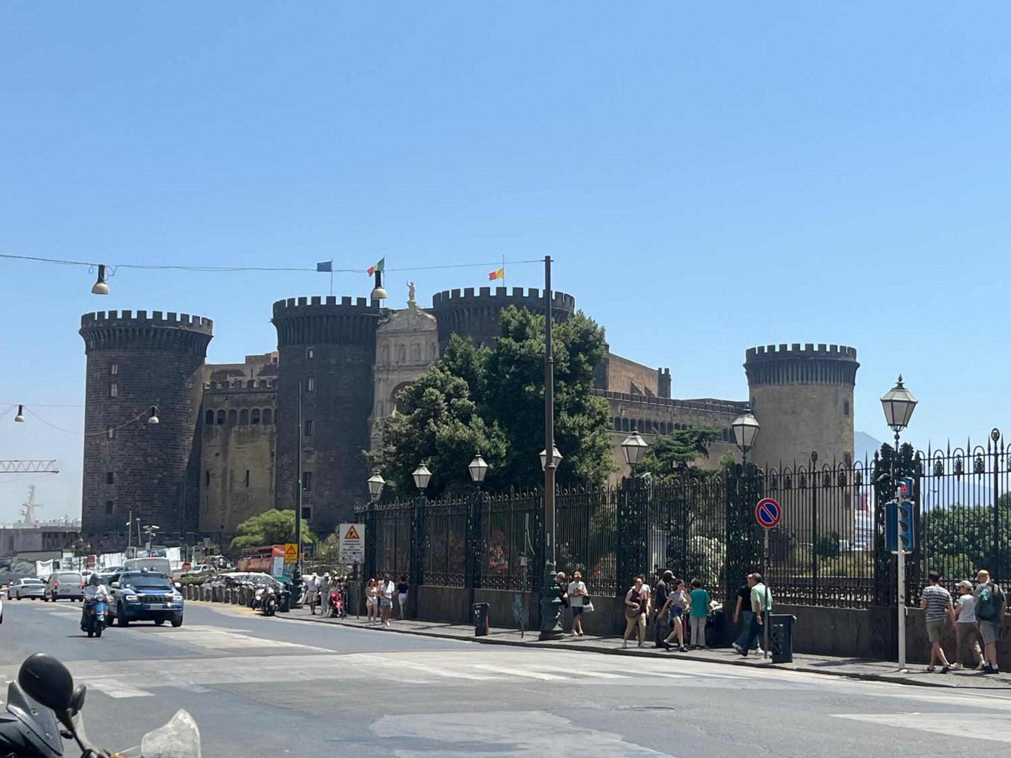Casetta Piazza Plebiscito Napoli Eksteriør billede